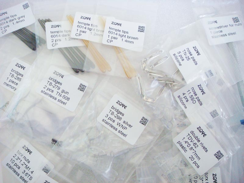 packing in zoye eyeglass parts co.,ltd